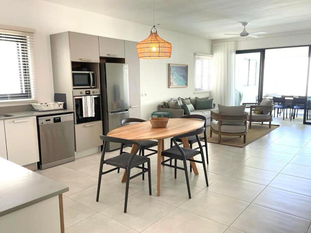 East Coast Beachfront Luxury - Eastern Blue Apartments Poste Lafayette Extérieur photo